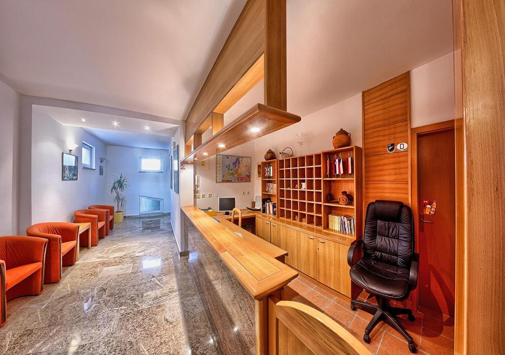 Hotel Nano ดริเวนิก ภายนอก รูปภาพ