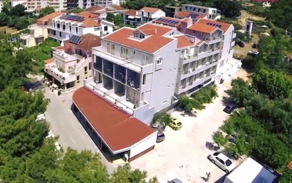 Hotel Nano ดริเวนิก ภายนอก รูปภาพ